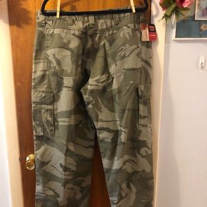 Cargo camouflage pants